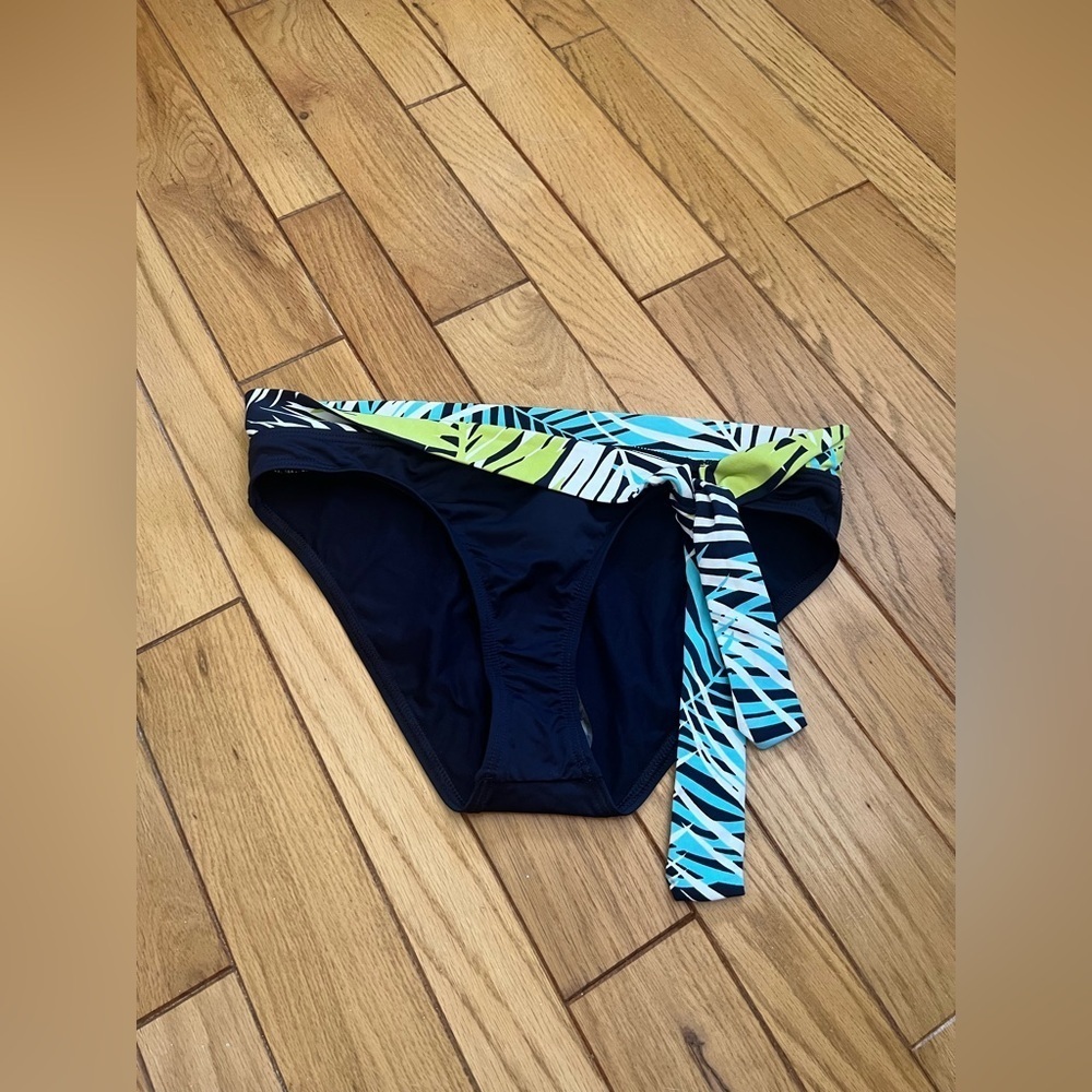 Tommy Bahama - High Waist Rainbow Palm Bikini Bottom with Tropical Print Tie